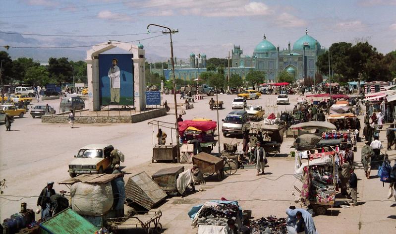 Mazar-e-shariff mosk_street.jpg